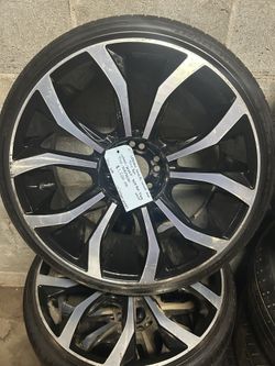 20” lexani wraith wheel and tire set 