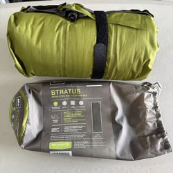 LIKE NEW REI CO-OP STRATUS INSULATED AIR SLEEPING PAD 