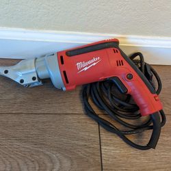 Milwaukee 18 Gauge metal shear