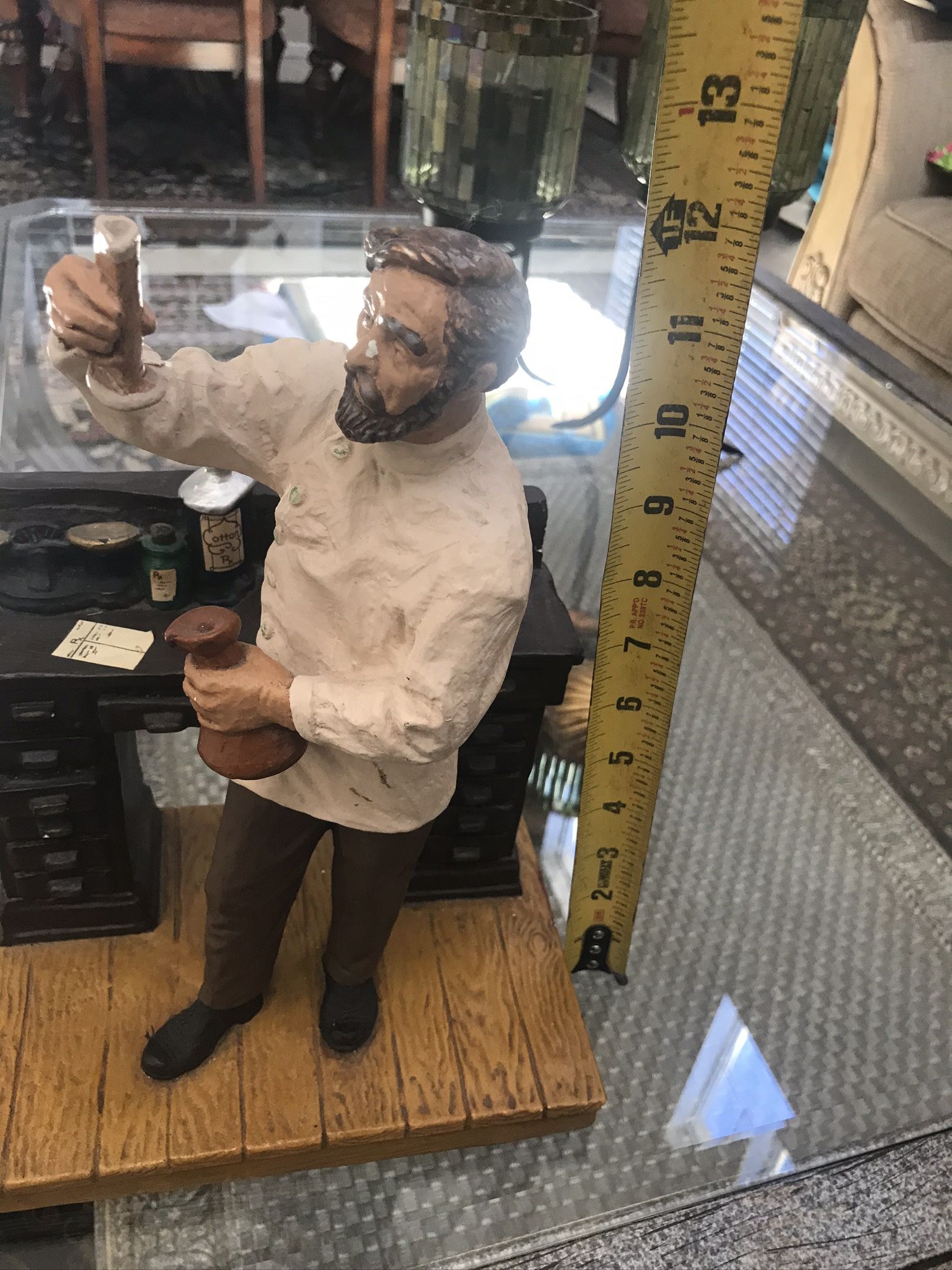 Beautiful display it has missing paint here and there one of the arm is chipped but it fixed see all pictures please it’s from 1950’s