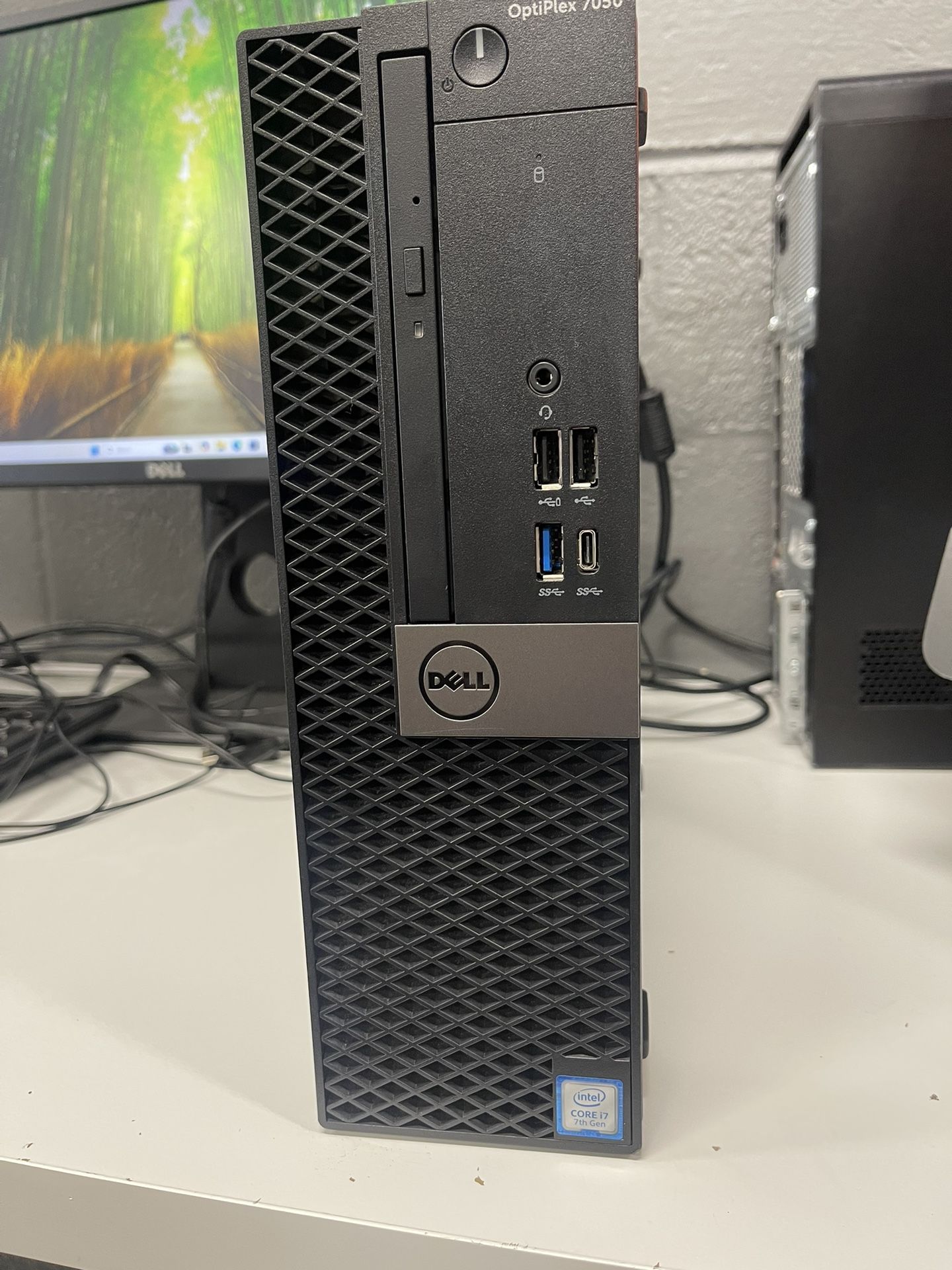 Dell Optiplex 7050, 7th Gen Core i7, 16gb ram, 256gb SSD,...
