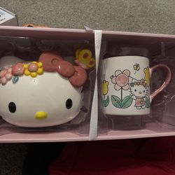 Hello Kitty Bank And Mug Set 