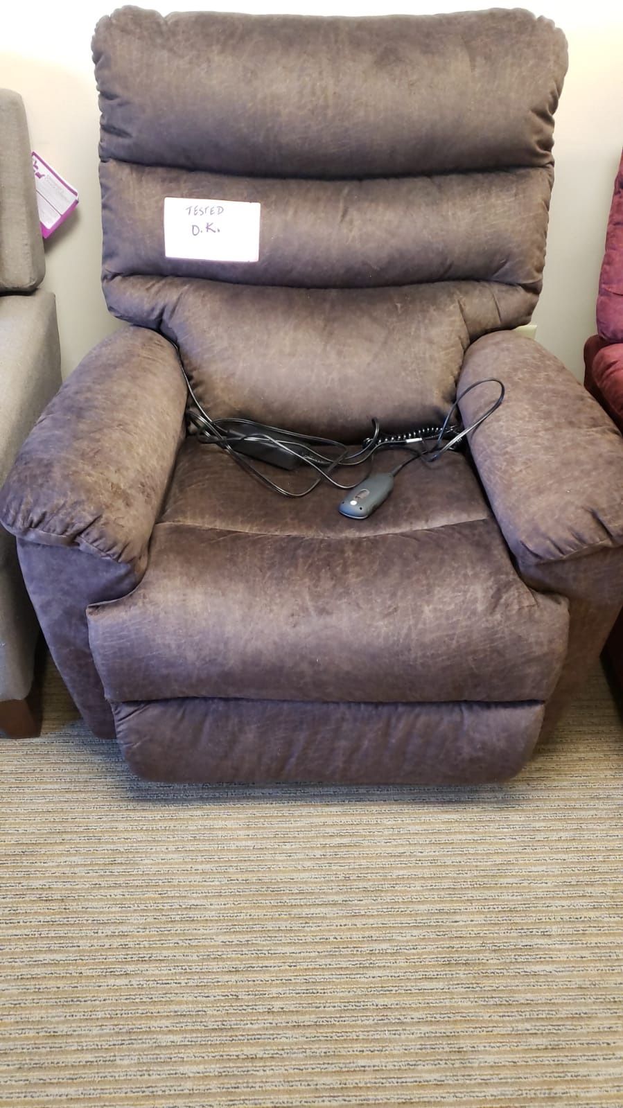 Brand new lazy boy electric recliner for crazy cheap! for Sale in