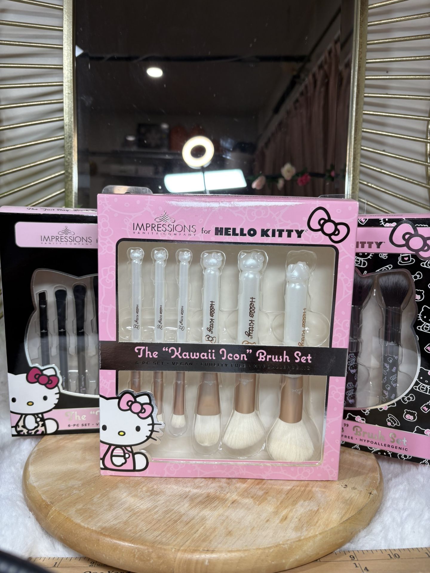 Hello Kitty Makeup Brushes Brand New