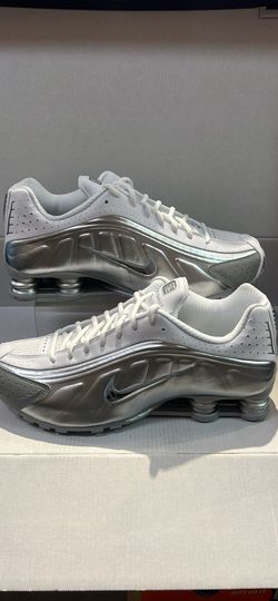 NIKE SHOX R4 “METALLIC SILVER”