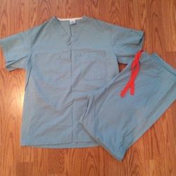 2 Sets Of Men's Medical Scrubs (Small)