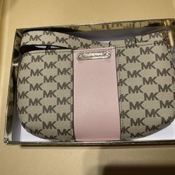 NEW MICHAEL KORS BIG BELLY BAG