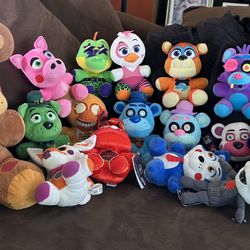 Huge Five Nights At Freddy’s Lot With Fnaf Books