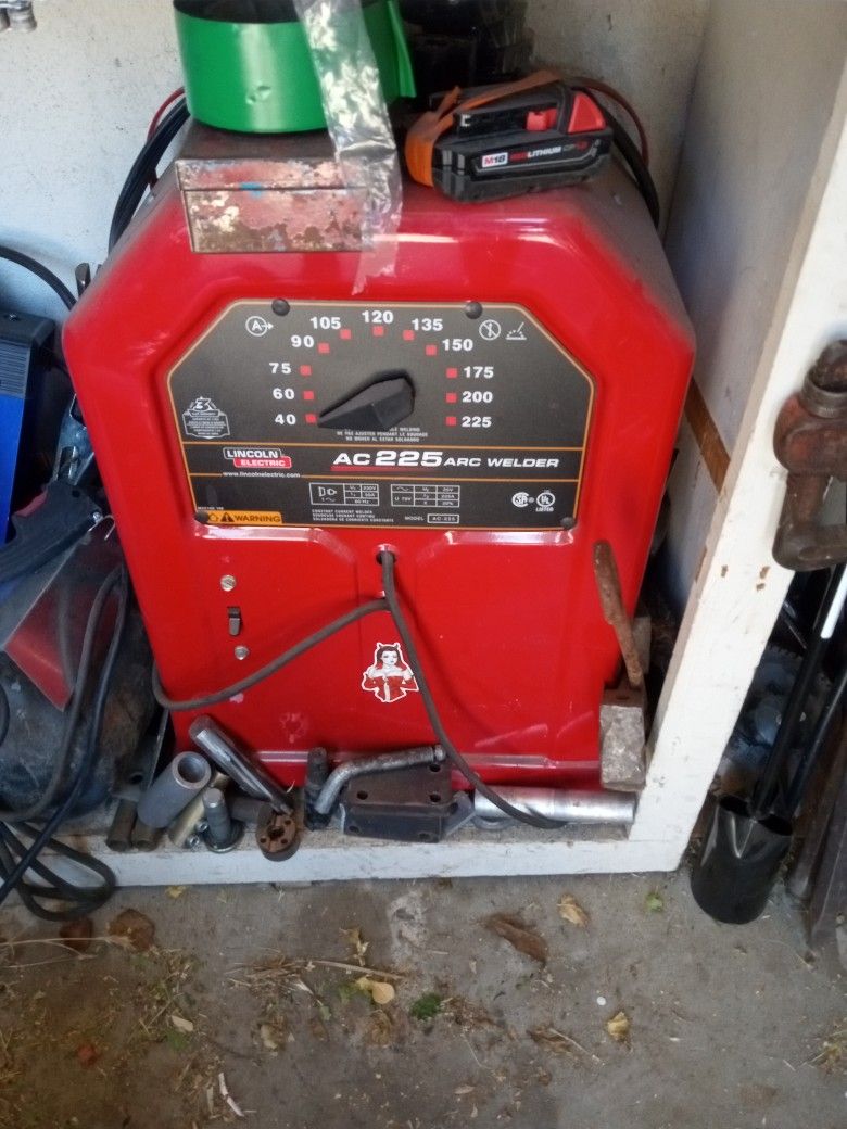 220 Volt AC 225 Lincoln Arc (Stick) Welder