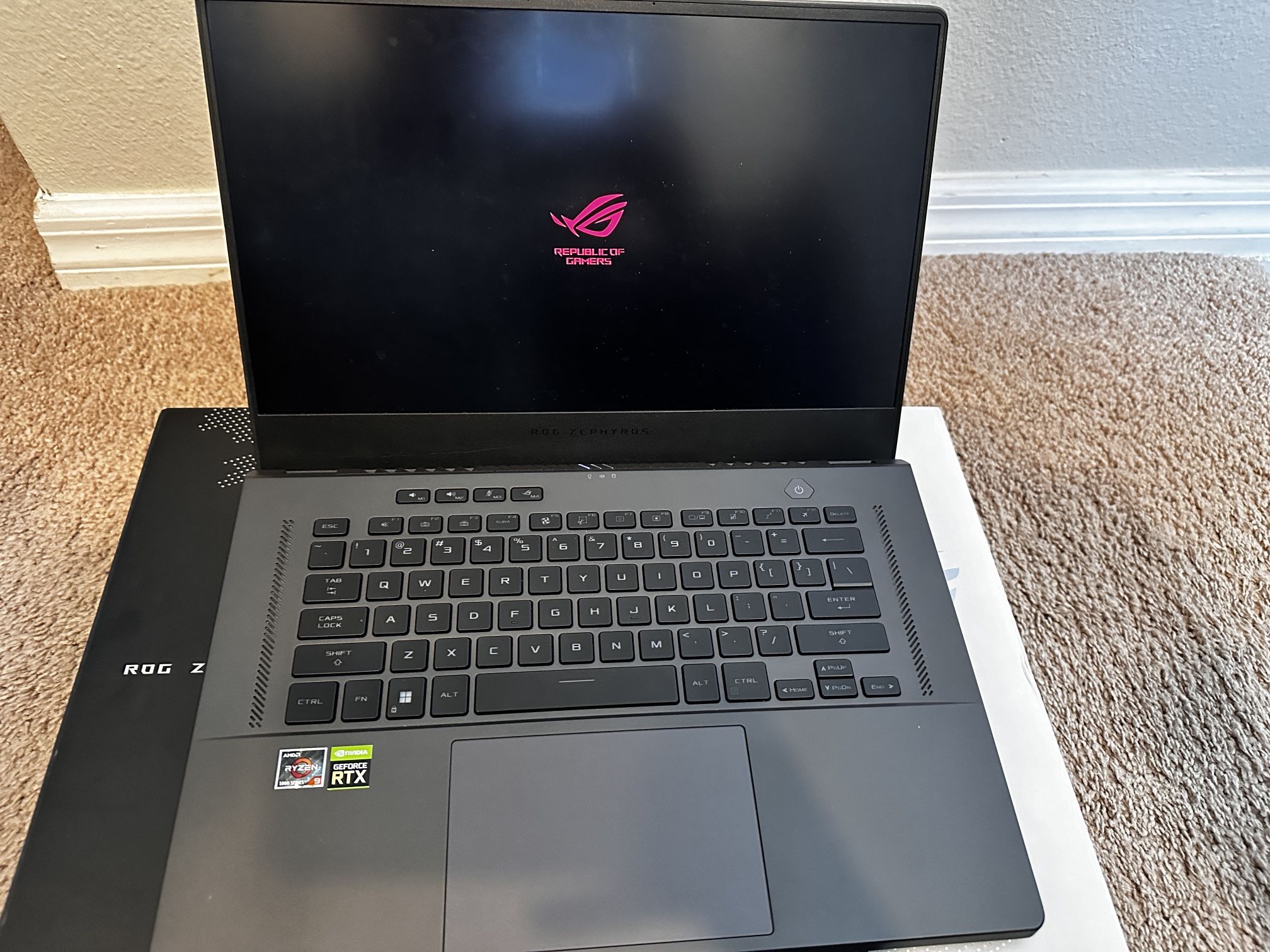 Gaming laptop - Zephyrs G15 3070