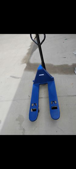 Short n narrow Pallet jack $449