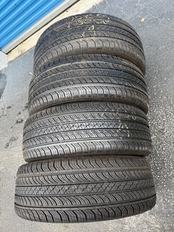 Set of 4 nice Continental Procontact 235/50/19 ( We install & balance)