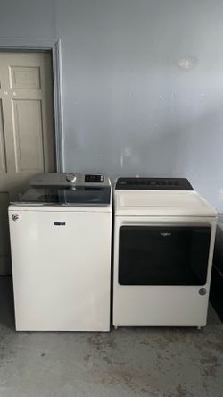 Maytag washer & whirlpool dryer extra large capacity. Both in excellent working condition
