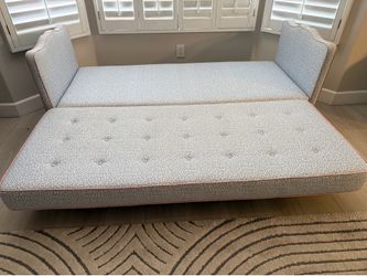 Reupholstered (vintage) Day Bed with Trundle