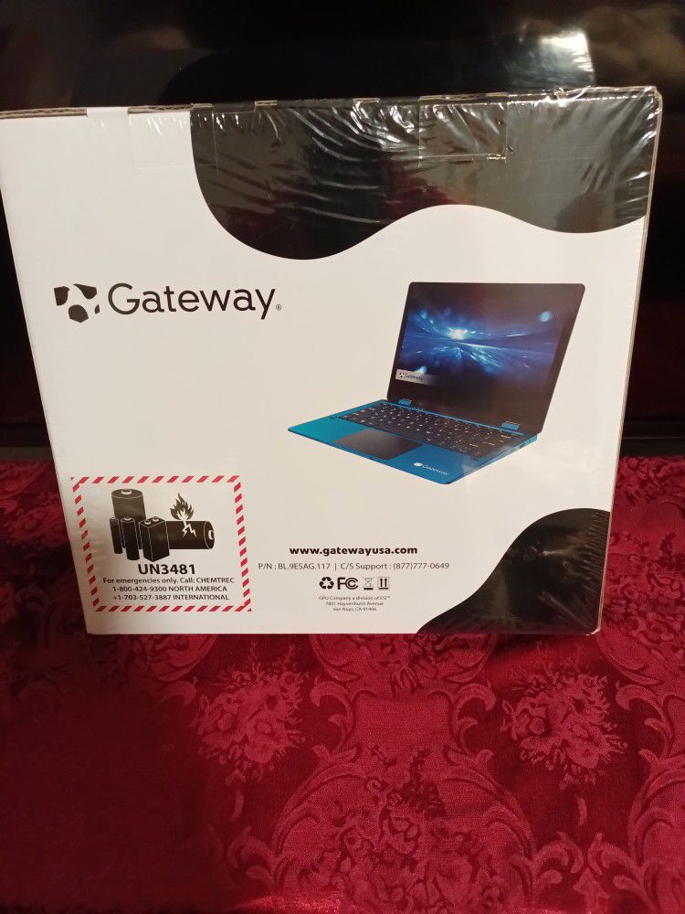 Gateway Laptop New Inbox Never Used 