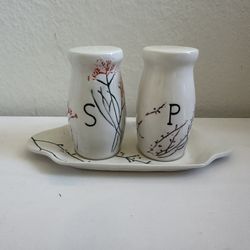 Anthropologie Salt+Pepper set