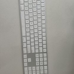 Apple Keyboard 