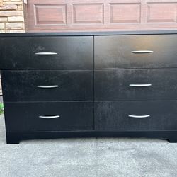 Black 6-drawer dresser