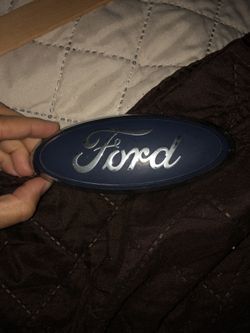 Ford emblem