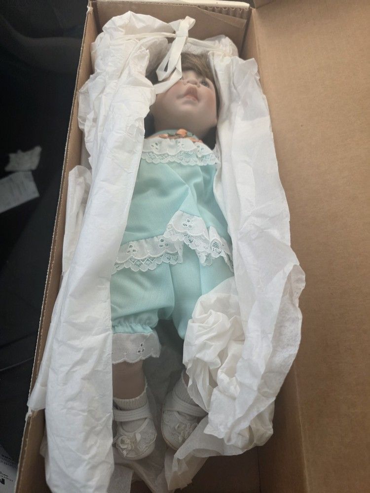 Sissy First Edition Showcase Collection Doll