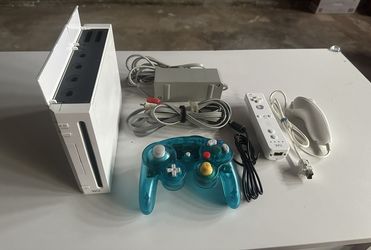 Nintendo Wii Bundle Over 11,000 Games  (Compatible With 21+ Retro Consoles)
