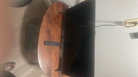 Brand new smart tv with remote best offer gets no box