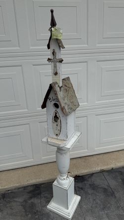 Rustic Farmhouse Wooden Birdhouse with Pedestal Stand Shabby Chic Garden Decor