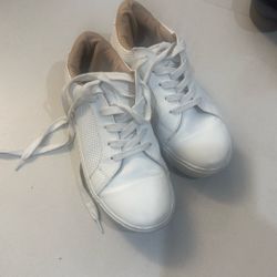 Women’s Sneaker Sz7 
