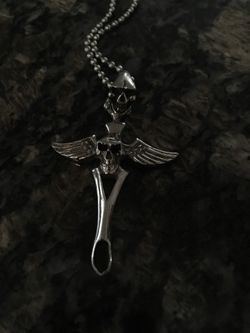 Skull 💀 Pendant with a few stainless chains