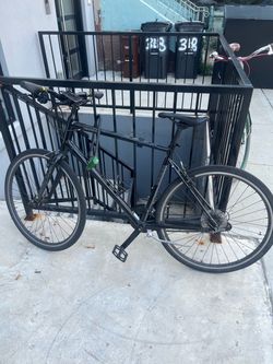 Cannondale Black City Bike
