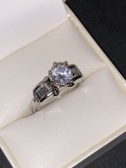 Silver 925 engagement Ring CZ Stone! Stunning!!