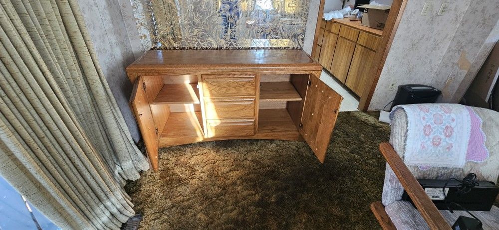 Oak Barn Consul/Hutch Solid Oak Excellent Condition , No Scratches Or Dents