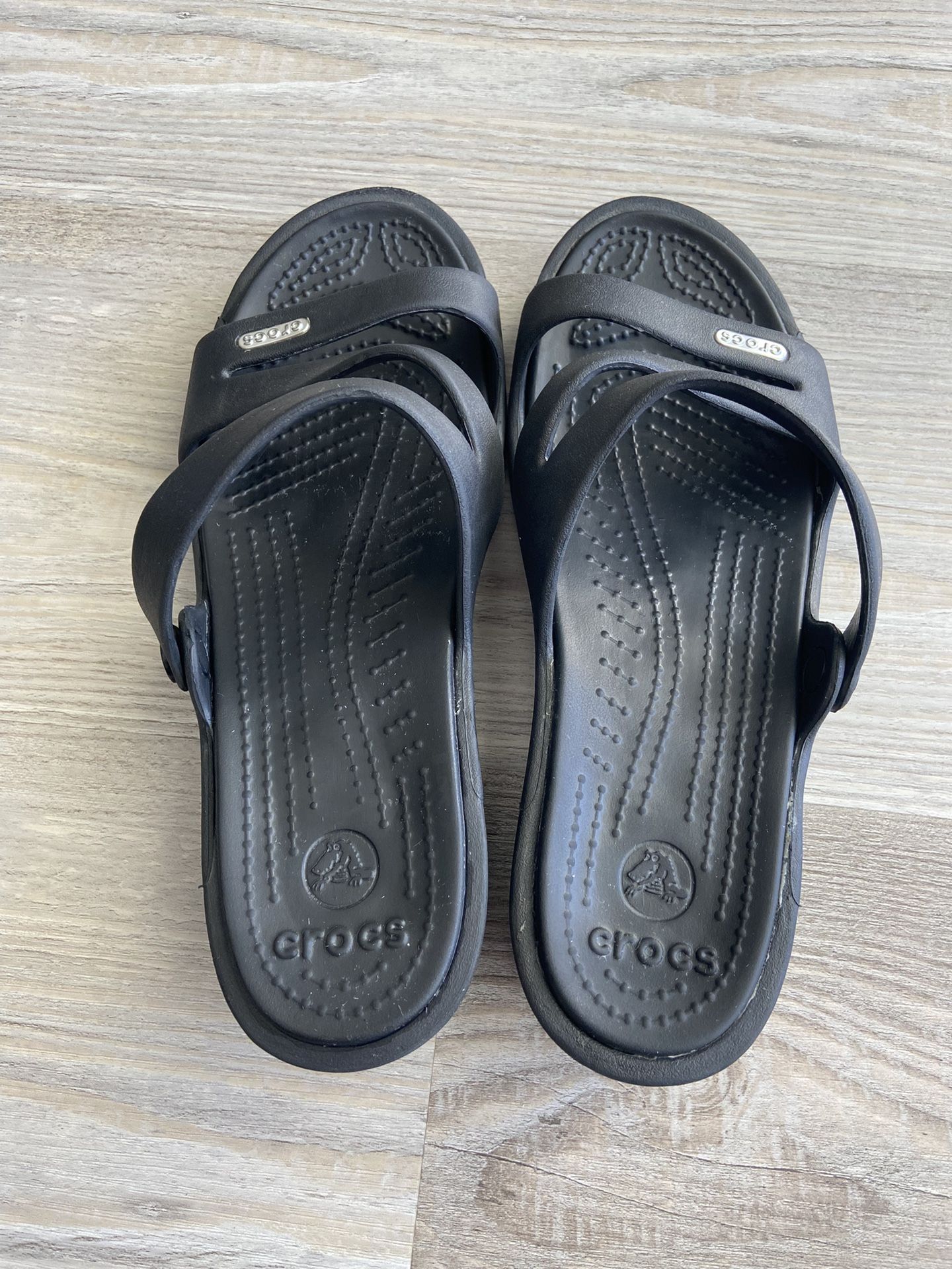 Crocs Women's Patricia Wedged 2” Heel Black Comfort Strappy Sandals Size 7 W