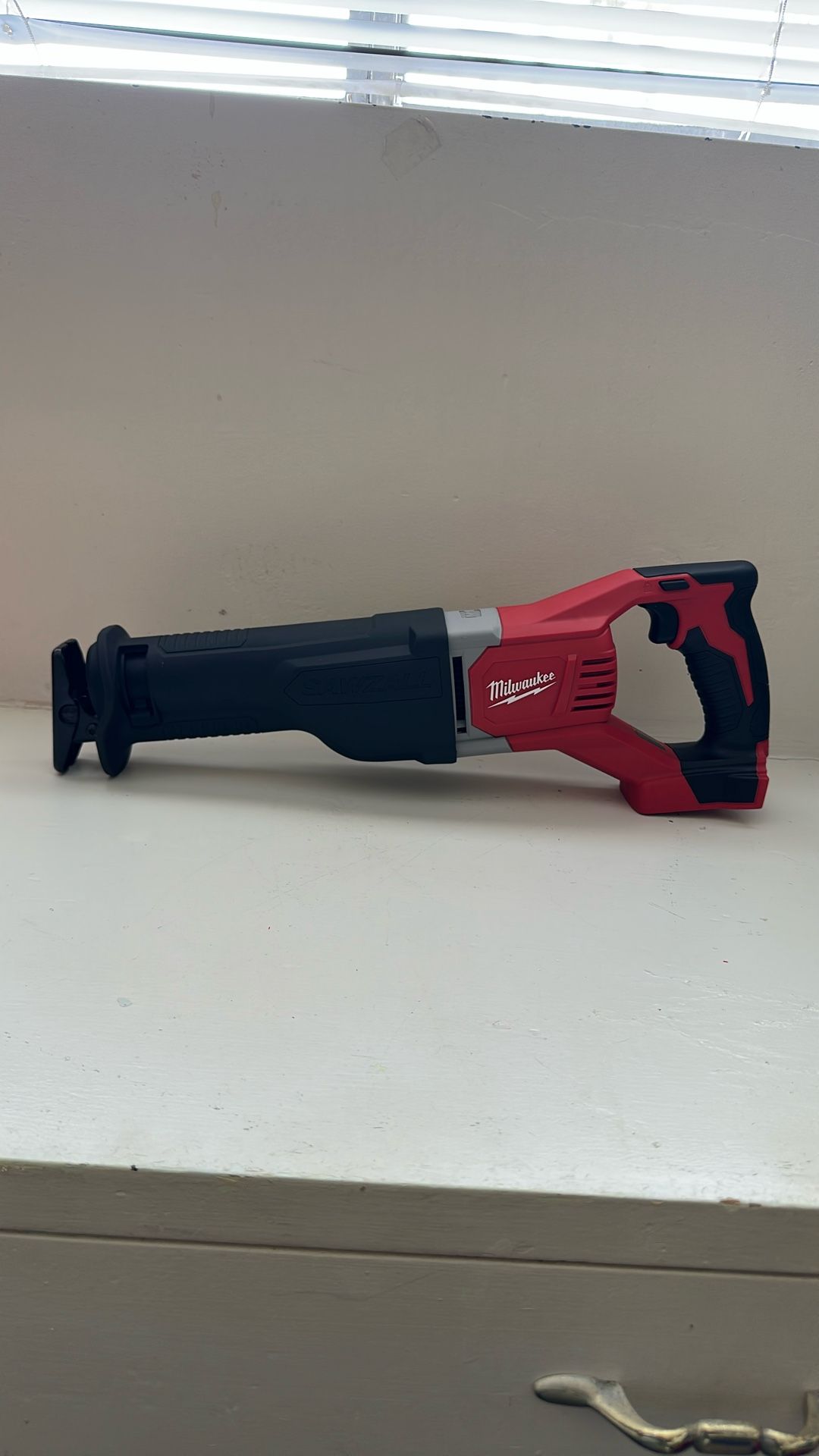 M18 18V Lithium-Ion Cordless SAWZALL Reciprocating Saw