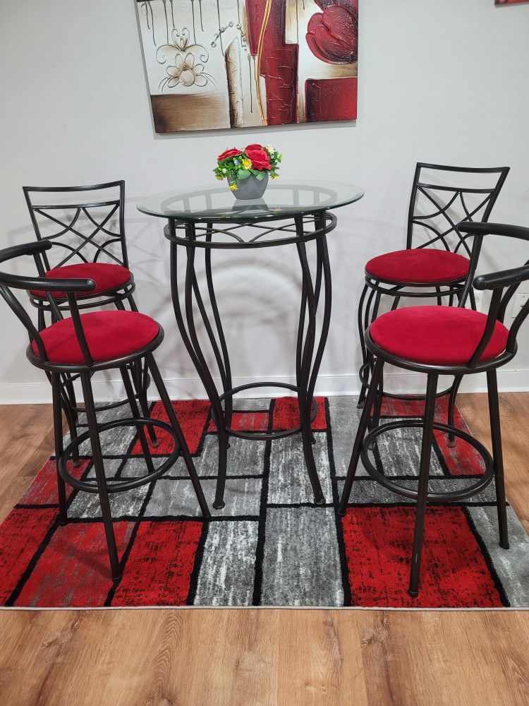 Beautiful Bistro Dining Table and 4 Chairs