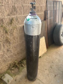 Gas tank