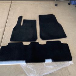 FREE Tesla Y Car Mats (2022)