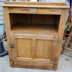 Ice Box, Swivel Top TV Stand With Storage Cabinet. Needs Some tlc