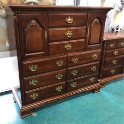 Lexington Cherrywood Bedroom Set