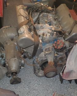 2 Mercedes M117 Engines