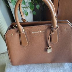 Michael Kors Purse And Wallet 