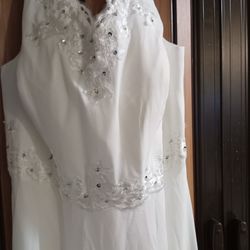 Beautiful never Worn Wedding Dress With Sheer Jacket