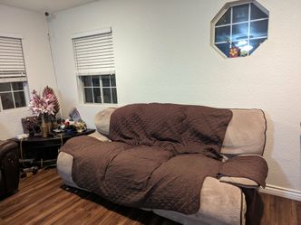 Large versatile two-piece couch set