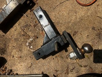 Adjustable Trailer Hitch 2” Ball Mount