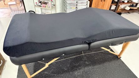 Massage esthetician table