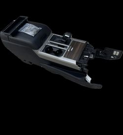 2017 Ford F-150 (Center Console w’Shifter)