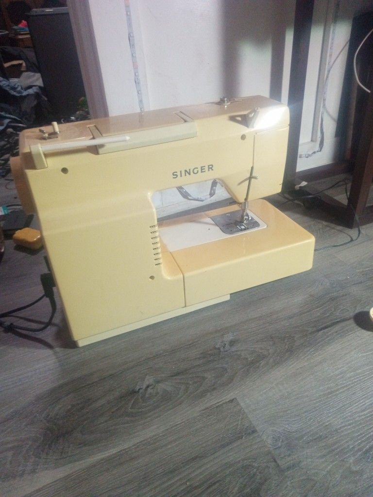 Singer Model 2210