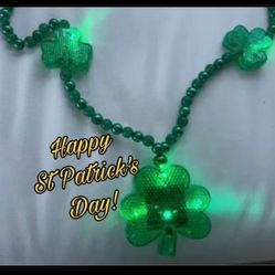 St Patrick’s Shamrock Necklace Lights Up And Flashes/ Saint Patrick’s