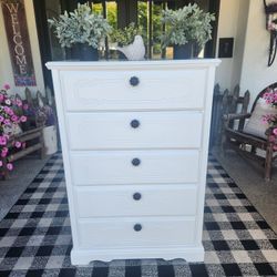 Dresser 