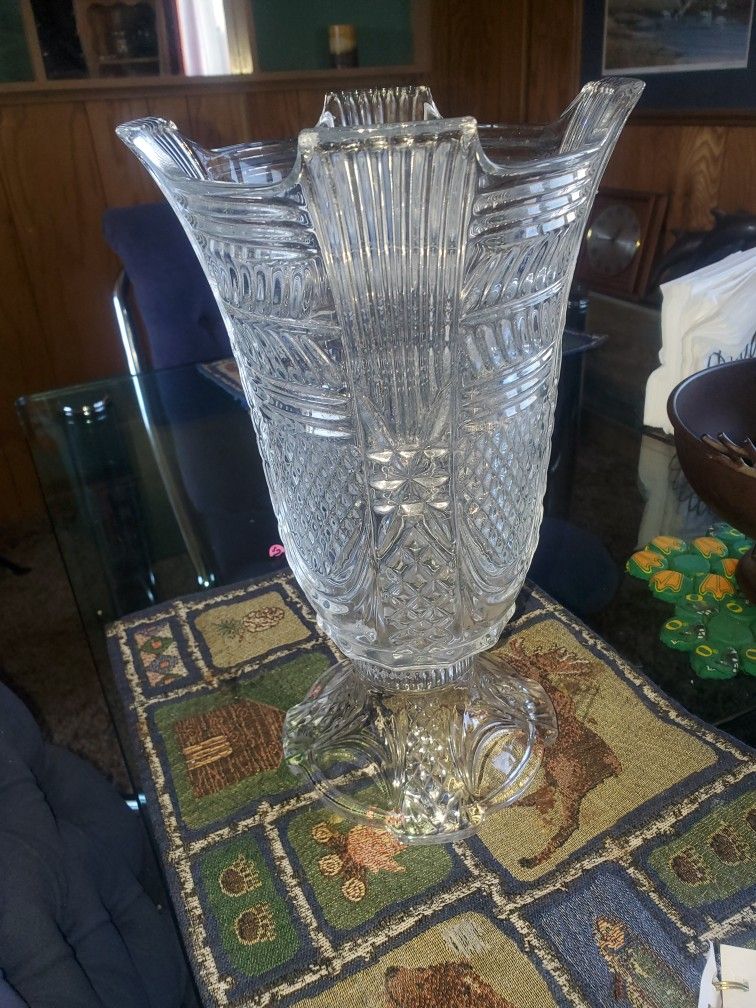 Glass 13 inches vase